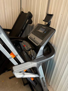 NordicTrack Elite 700 Treadmill!! NEW(LIGHTLY DIRTY FROM SHIPPING)!!
