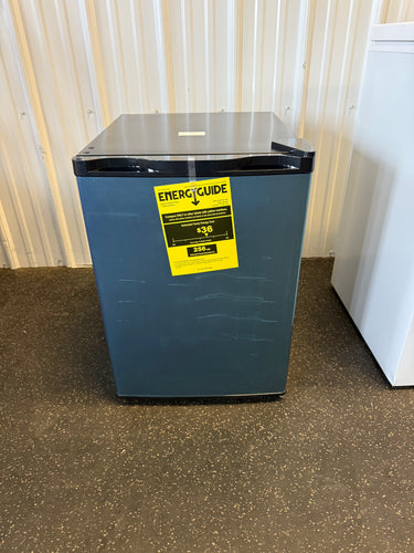 Cowsar 17.52 in W 2.1 cu. ft. Manual Defrost Chest Freezer in Stainless look Silver Garage Ready! (NEW)