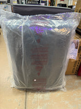 SOFT LARGE DOG BED, 28” x 38”! (NEW)