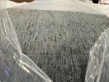 SOFT LARGE DOG BED, 28” x 38”! (NEW)