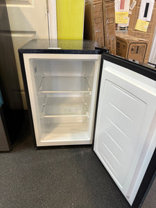 Magic Chef 3.0 cu. ft. Manual Defrost Upright Freezer in Stainless Steel! (NEW - MINOR DENT)