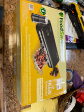 FoodSaver Vacuum Sealing System with Handheld Sealer Attachment!! BRAND NEW IN BOX