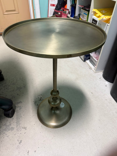 Threshold Londonberry Turned Accent Table Brass!! BRAND NEW!!