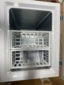 Magic Chef 5.0 cu. ft. Chest Freezer in White!! NEW OUT OF BOX, SCRATCHED AND DENTED FROM SHIPPING(PHOTOS SHOWN)!!