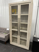 Alaya Solid Oak Wood Display Stand! (BRAND NEW - MINOR SCRATCHES)