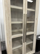Alaya Solid Oak Wood Display Stand! (BRAND NEW - MINOR SCRATCHES)