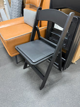Vinyl Padded Stackable Folding Chair Folding Chair Set (Set of 4)! (BRAND NEW)