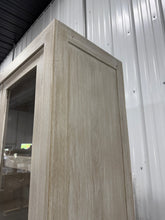 Alaya Solid Oak Wood Display Stand! (BRAND NEW - MINOR SCRATCHES)