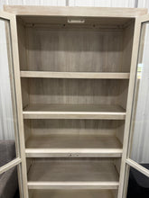 Alaya Solid Oak Wood Display Stand! (BRAND NEW - MINOR SCRATCHES)