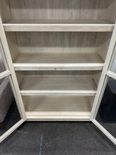 Alaya Solid Oak Wood Display Stand! (BRAND NEW - MINOR SCRATCHES)