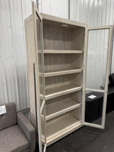 Alaya Solid Oak Wood Display Stand! (BRAND NEW - MINOR SCRATCHES)