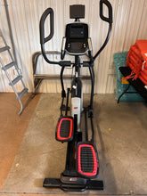 ProForm Coachlink E9.0 Elliptical! (NEW & ASSEMBLED! - MISSING CUPHOLDER PLASTIC)