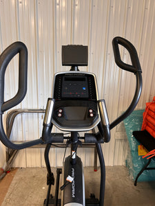 ProForm Coachlink E9.0 Elliptical! (NEW & ASSEMBLED! - MISSING CUPHOLDER PLASTIC)
