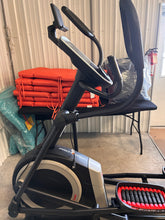 ProForm Coachlink E9.0 Elliptical! (NEW & ASSEMBLED! - MISSING CUPHOLDER PLASTIC)