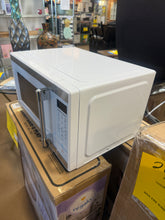 Hamilton Beach 1.1 cu ft Countertop Microwave Oven in White and Stainless Steel Color, Sensor Cook!! NEW OUT OF BOX!!