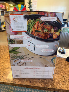 Beautiful 6 Quart Programmable Slow Cooker, White Icing by Drew Barrymore!! NEW IN BOX!!