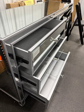MIRRORED 6-DRAWER DRESSER! (BRAND NEW)