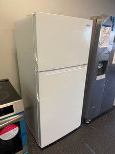 Vissani 18 cu. ft. Top Freezer Refrigerator, Garage Ready in White!! BRAND NEW(MINOR DENT FROM SHIPPING)!!