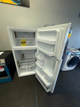Vissani 18 cu. ft. Top Freezer Refrigerator, Garage Ready in White!! BRAND NEW(MINOR DENT FROM SHIPPING)!!