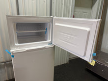 Avanti Apartment Refrigerator, 7.3 cu. ft, in White!! BRAND NEW(DENTED & MINOR CRACK INSIDE)!!