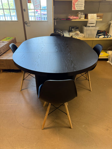 Better Homes & Gardens Lillian Fluted Round Expandable Dining Table W/4 Dining Chairs, Black Wood Finish!! NEW AND ASSEMBLED(TABLE IS CHIPPED FROM SHIPPING)!!