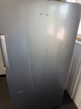 HISENSE 17 CU. FT. CONVERTIBLE UPRIGHT FREEZER / REFRIGERATOR! (NEW - SCRATCH/DENT)