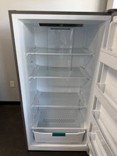 HISENSE 17 CU. FT. CONVERTIBLE UPRIGHT FREEZER / REFRIGERATOR! (NEW - SCRATCH/DENT)