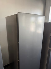 Hisense 10.2 cu. ft. Garage Ready Frost Free Convertible Upright Freezer with Seal Break Handle! (BRAND NEW - SCRATCH/DENT)