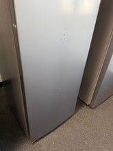 Hisense 10.2 cu. ft. Garage Ready Frost Free Convertible Upright Freezer with Seal Break Handle! (BRAND NEW - SCRATCH/DENT)