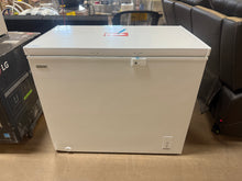 Vissani 8.8 cu. ft. Manual Defrost Convertible Chest Freezer with LED Light in White Powered by Hubspace!! BRAND NEW(MINOR DENTS FROM SHIPPING)!!