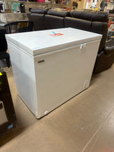Vissani 8.8 cu. ft. Manual Defrost Convertible Chest Freezer with LED Light in White Powered by Hubspace!! BRAND NEW(MINOR DENTS FROM SHIPPING)!!