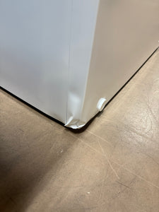 Vissani 8.8 cu. ft. Manual Defrost Convertible Chest Freezer with LED Light in White Powered by Hubspace!! BRAND NEW(MINOR DENTS FROM SHIPPING)!!