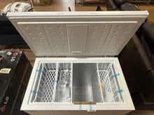 Vissani 8.8 cu. ft. Manual Defrost Convertible Chest Freezer with LED Light in White Powered by Hubspace!! BRAND NEW(MINOR DENTS FROM SHIPPING)!!