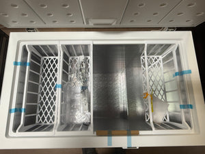 Vissani 8.8 cu. ft. Manual Defrost Convertible Chest Freezer with LED Light in White Powered by Hubspace!! BRAND NEW(MINOR DENTS FROM SHIPPING)!!