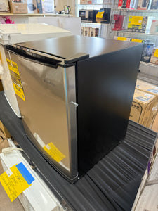 Vissani 2.6 cu. ft. Mini Refrigerator in Stainless Steel, ENERGY STAR!! BRAND NEW!!