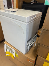 Cowsar 20.67 in. W 1.8 Cubic Feet Manual Defrost Garage Ready Chest Freezer with Adjustable Temperature Controls in White!! BRAND NEW!!