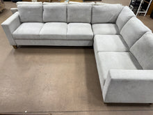 Thomasville Dillard Convertible Sleeper Sectional! (NEW & ASSEMBLED!)