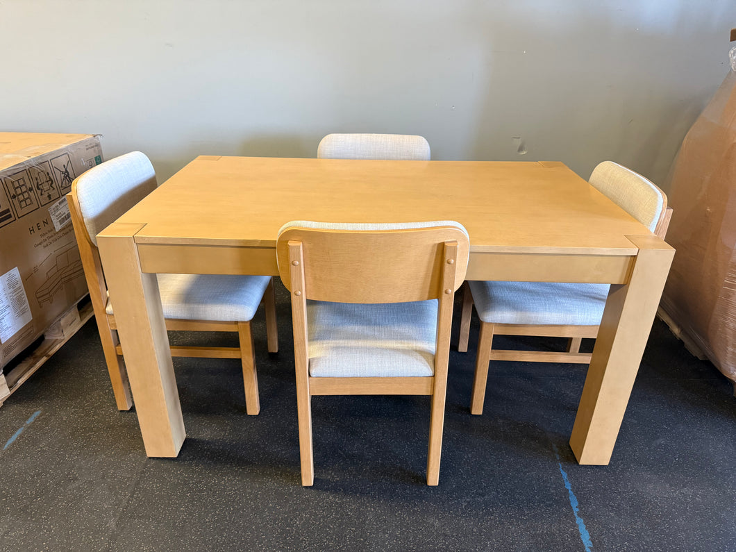 Better Homes & Gardens Bryant 58.5 in Rectangle Solid Wood Construction Dining Table & Chairs, Pine! (NEW - 5Pc Set)