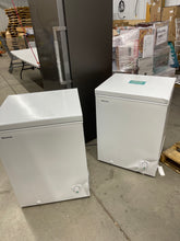 Hisense Garage Ready 5 cf ft Chest Freezer- White- new - scratch and dent - work great!