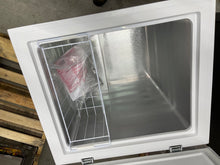 Hisense Garage Ready 5 cf ft Chest Freezer- White- new - scratch and dent - work great!
