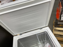 Hisense Garage Ready 5 cf ft Chest Freezer- White- new - scratch and dent - work great!