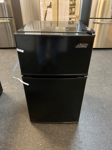 Arctic King 3.2 cu ft Two Door Mini Fridge with Freezer, Black!! NEW OUT OF BOX!!