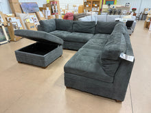 Thomasville Tisdale 6PC Fabric Sofa with Storage Ottoman!! (DEPARTMENT STORE RETURN)