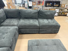 Thomasville Tisdale 6PC Fabric Sofa with Storage Ottoman!! (DEPARTMENT STORE RETURN)
