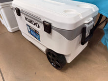 Igloo Latitude 137 Cans 90 Quart Rolling Cooler - White: Polyethylene, Tow Handle! (Brand New)
