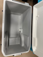 Igloo Latitude 137 Cans 90 Quart Rolling Cooler - White: Polyethylene, Tow Handle! (Brand New)
