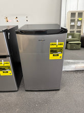 Whirlpool 4.3 cu ft Mini Refrigerator Stainless Steel!

-Brand new out of the box