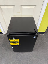 Kenmore 2.5 cu-ft Refrigerator