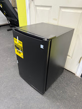 Kenmore 2.5 cu-ft Refrigerator