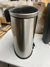 Better Homes & Gardens 10.5 Gallon Trash Can, Oval Kitchen Step Can, Stainless Steel!! NEW OUT OF BOX(MINOR DENT ON TOP)!!